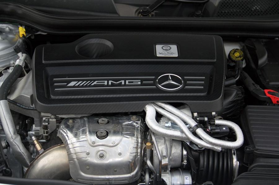  Mercedes-Benz CLA45 AMG 2014 года  (фото 63 из 110)